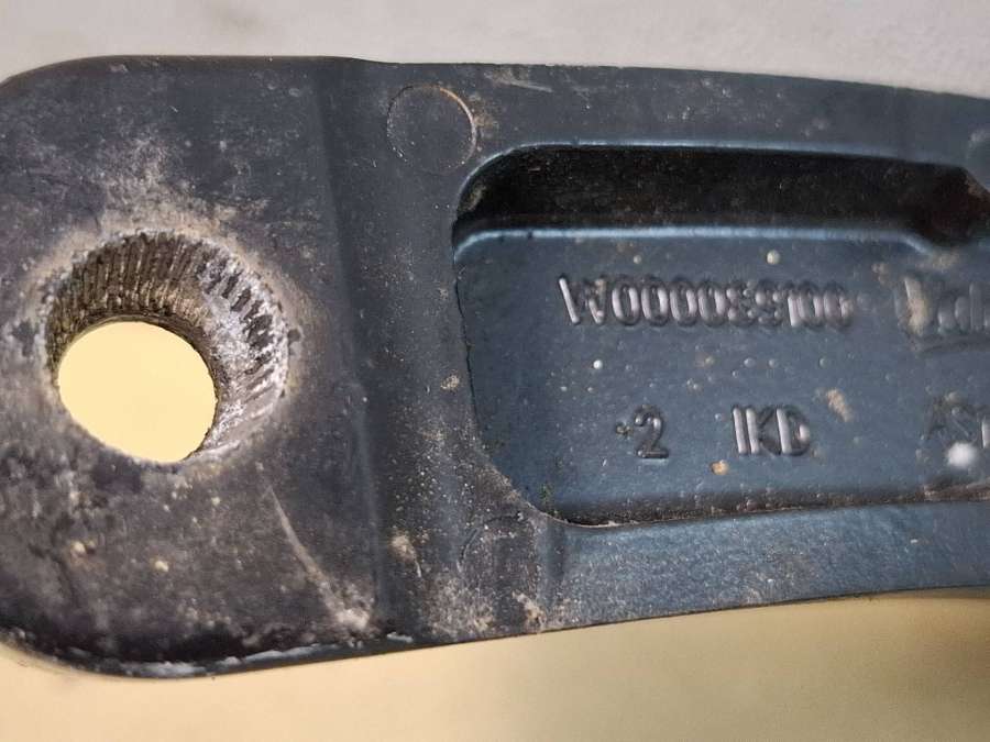 Поводок стеклоочистителя правый правой Volkswagen Jetta 2019г. | Фото № 4 Поводок стеклоочистителя правый правой Volkswagen Jetta 2019г. - Фото 4