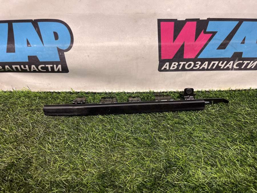 FR3B-76297B06-AF Направляющая стекла задней правой Ford Mustang 2018г. | Фото № 4 FR3B-76297B06-AF Направляющая стекла задней правой Ford Mustang 2018г. - Фото 4