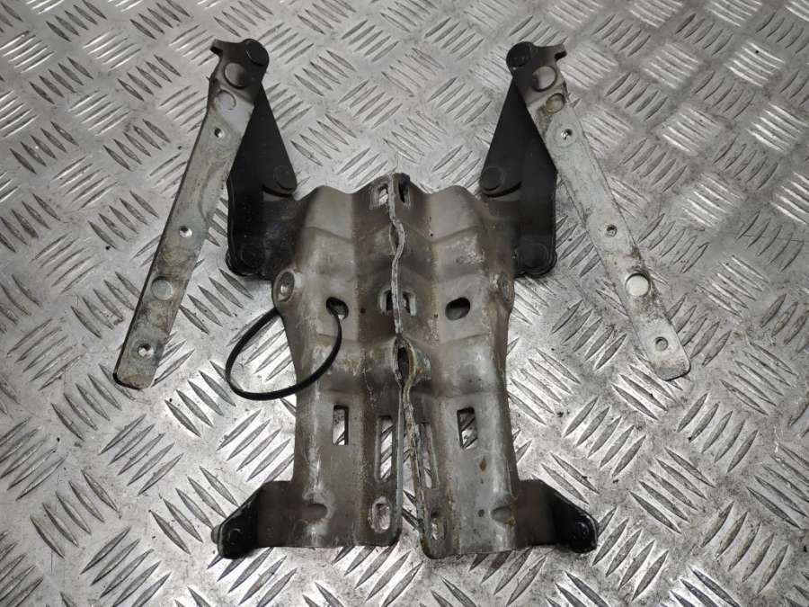 A2038800328A2038800428 Петля капота Mercedes-Benz C W203/S203/CL203 2005г. | Фото № 1 A2038800328A2038800428 Петля капота Mercedes-Benz C W203/S203/CL203 2005г. - Фото 1