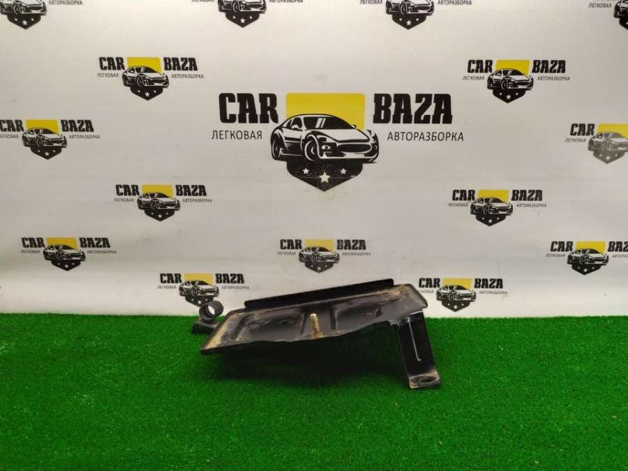 Крепление аккумулятора Opel Meriva A 2004г. | Фото № 1 Крепление аккумулятора Opel Meriva A 2004г. - Фото 1