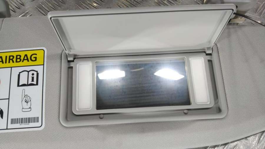 Козырек солнцезащитный Jeep Grand Cherokee 2022г. | Фото № 2 Козырек солнцезащитный Jeep Grand Cherokee 2022г. - Фото 2