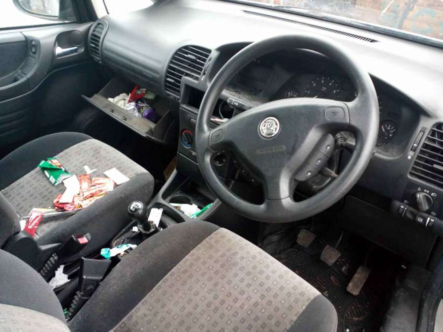 90589898 Кнопка аварийной сигнализации Opel Zafira A (1999-2006) Минивэн 2002г. | Фото № 9 90589898 Кнопка аварийной сигнализации Opel Zafira A (1999-2006) Минивэн 2002г. - Фото 9