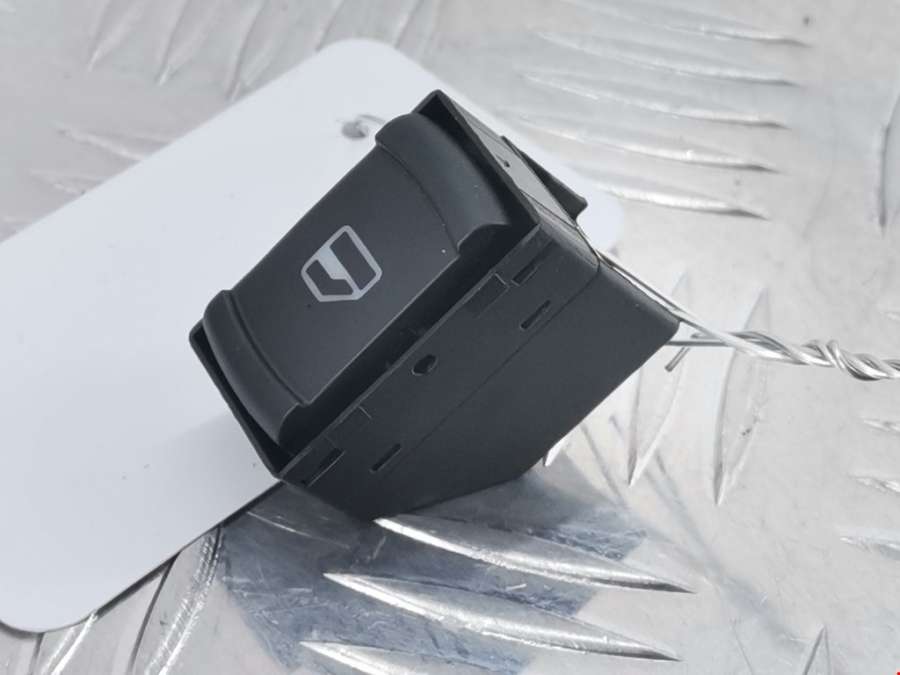 1J0959855 Кнопка стеклоподъемника Volkswagen Passat 5 (1996-2000) Универсал 1999г. | Фото № 1 1J0959855 Кнопка стеклоподъемника Volkswagen Passat 5 (1996-2000) Универсал 1999г. - Фото 1