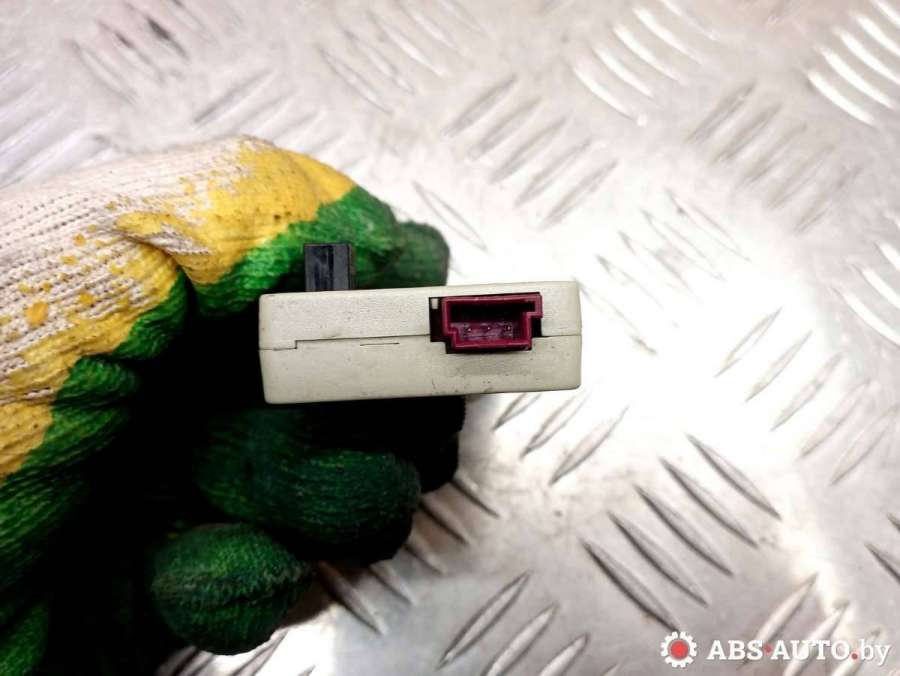 6968649696864904 Усилитель антенны  BMW 3 E90/E91/E92/E93 кабриолет 2008г. | Фото № 3  6968649696864904 Усилитель антенны  BMW 3 E90/E91/E92/E93 кабриолет 2008г. - Фото 3