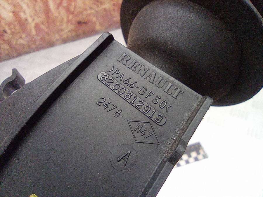 8200612919 Маслозаливная горловина Opel Vivaro A 2010г. | Фото № 5 8200612919 Маслозаливная горловина Opel Vivaro A 2010г. - Фото 5