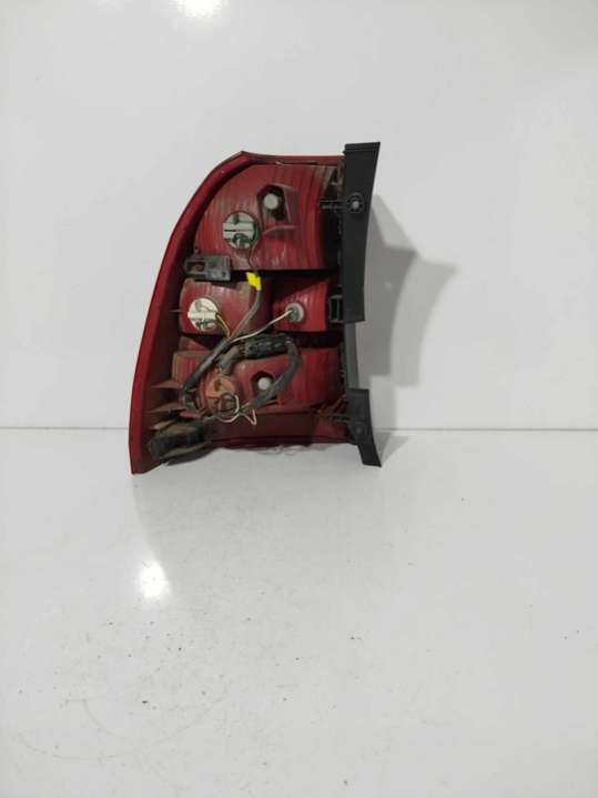 92402-1F011 Фонарь задний правый Kia Sportage 2 поколение (2004-2008) 2004г. | Фото № 3 92402-1F011 Фонарь задний правый Kia Sportage 2 поколение (2004-2008) 2004г. - Фото 3