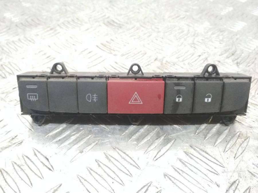 7354213590 Кнопка аварийной сигнализации  Fiat Ducato 2008г. | Фото № 1  7354213590 Кнопка аварийной сигнализации  Fiat Ducato 2008г. - Фото 1