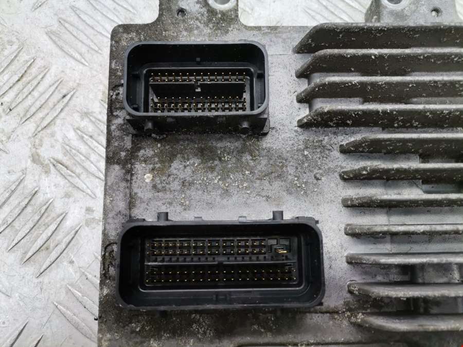 12634556 Блок управления двигателем Opel Astra J (2009-2018) Хетчбэк 5дв. 2010г. | Фото № 4 12634556 Блок управления двигателем Opel Astra J (2009-2018) Хетчбэк 5дв. 2010г. - Фото 4