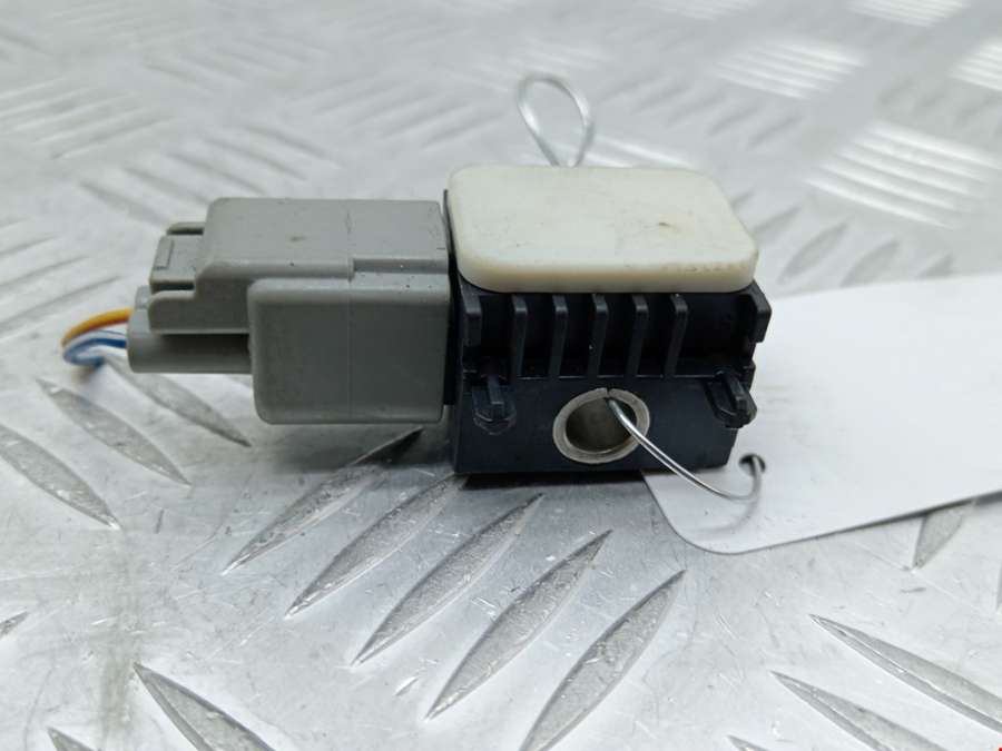 3M5T-14B342-AB Датчик удара Ford Mondeo 4 (2006-2014) Хетчбэк 5дв. 2010г. | Фото № 1 3M5T-14B342-AB Датчик удара Ford Mondeo 4 (2006-2014) Хетчбэк 5дв. 2010г. - Фото 1