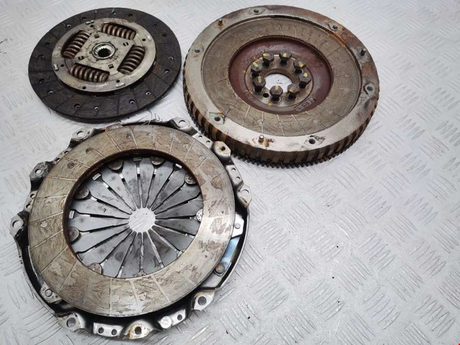 Маховик (демпфер сцепления) Peugeot 307 (2001-2008) Хетчбэк 5дв. 2002г. | Фото № 3 Маховик (демпфер сцепления) Peugeot 307 (2001-2008) Хетчбэк 5дв. 2002г. - Фото 3