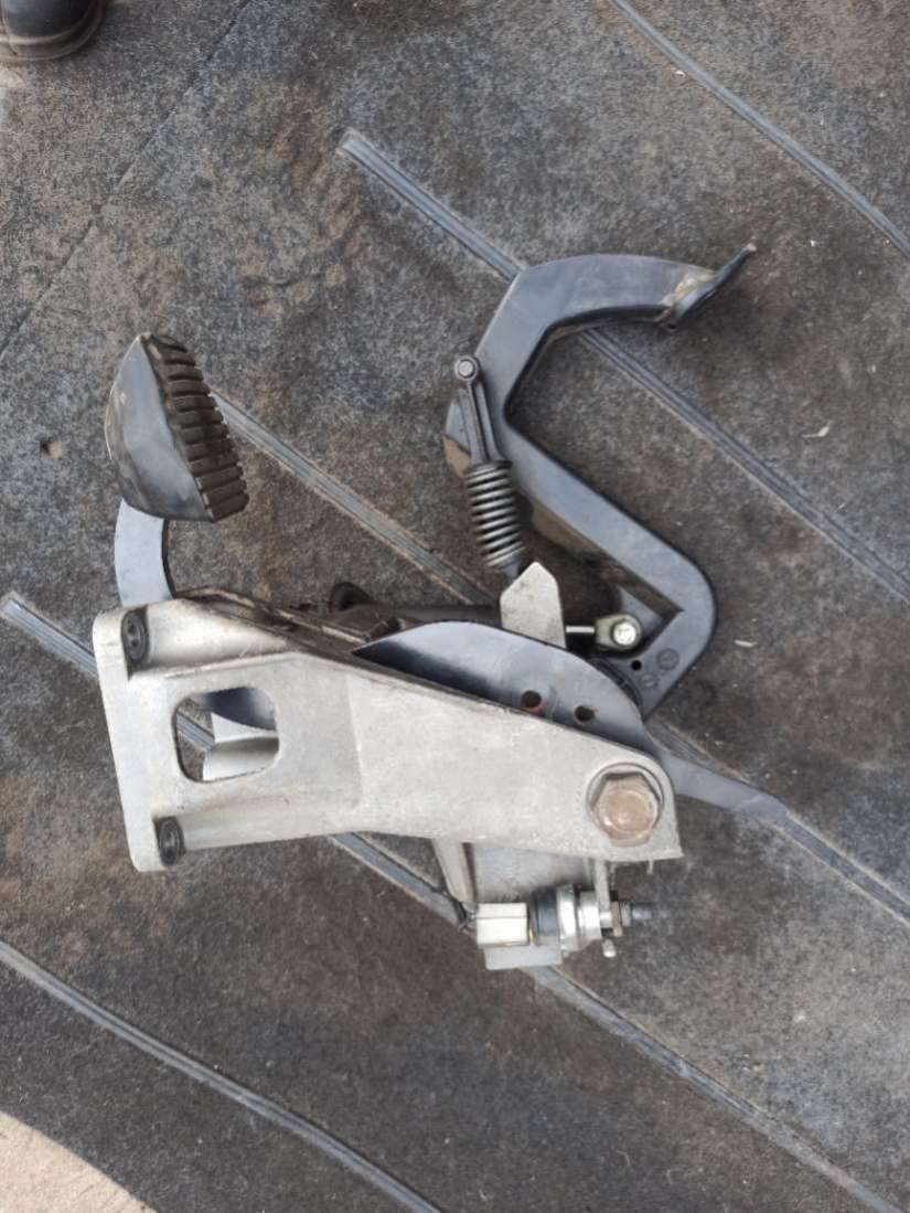 Педальный узел Mercedes Sprinter W901-905 1998г. | Фото № 3 Педальный узел Mercedes Sprinter W901-905 1998г. - Фото 3