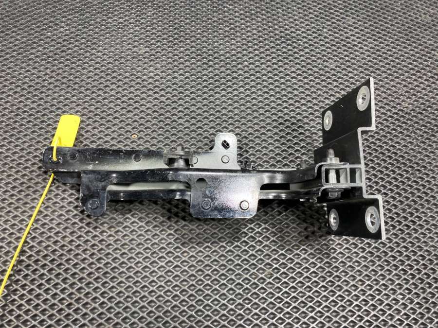 EX5316795AAT2P1221T2R23897 Кронштейн (крепление) радиатора  Jaguar F-Type  X152 2019г. | Фото № 1  EX5316795AAT2P1221T2R23897 Кронштейн (крепление) радиатора  Jaguar F-Type  X152 2019г. - Фото 1