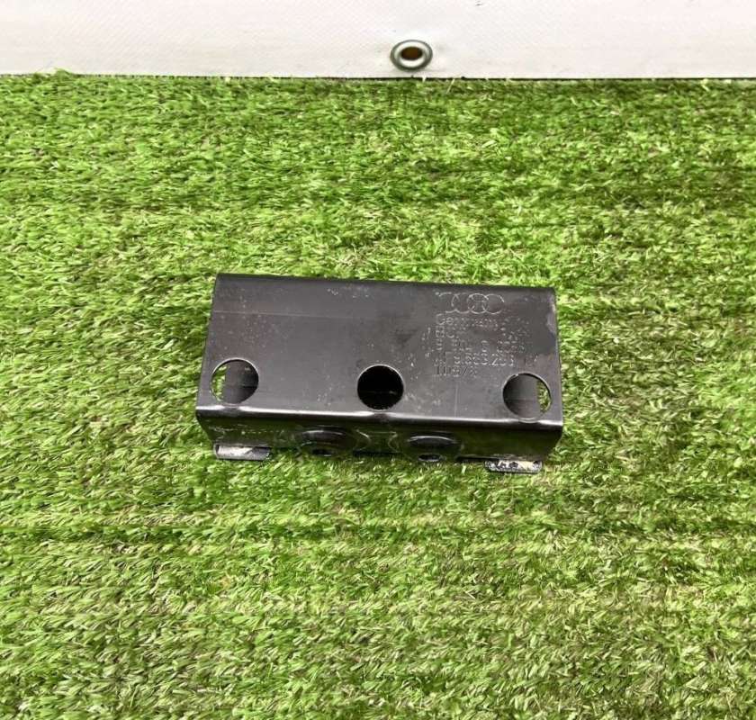 4F9863253C Кронштейн (крепление) Audi A6 C6 (S6,RS6) 2007г. | Фото № 4 4F9863253C Кронштейн (крепление) Audi A6 C6 (S6,RS6) 2007г. - Фото 4