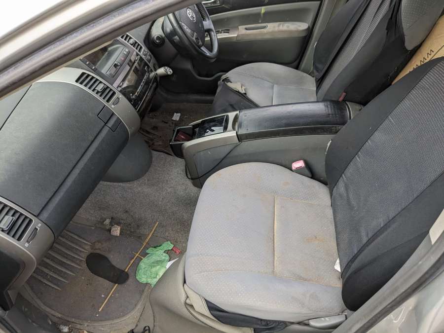 5542047010 Бардачок (вещевой ящик) Toyota Prius 2 (XW20) (2003-2009) Хетчбэк 5дв. 2006г. | Фото № 13 5542047010 Бардачок (вещевой ящик) Toyota Prius 2 (XW20) (2003-2009) Хетчбэк 5дв. 2006г. - Фото 13