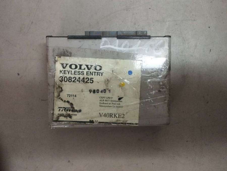 30824425  Блок управления центральным замком  Volvo V40 1 1999г. | Фото № 1  30824425  Блок управления центральным замком  Volvo V40 1 1999г. - Фото 1