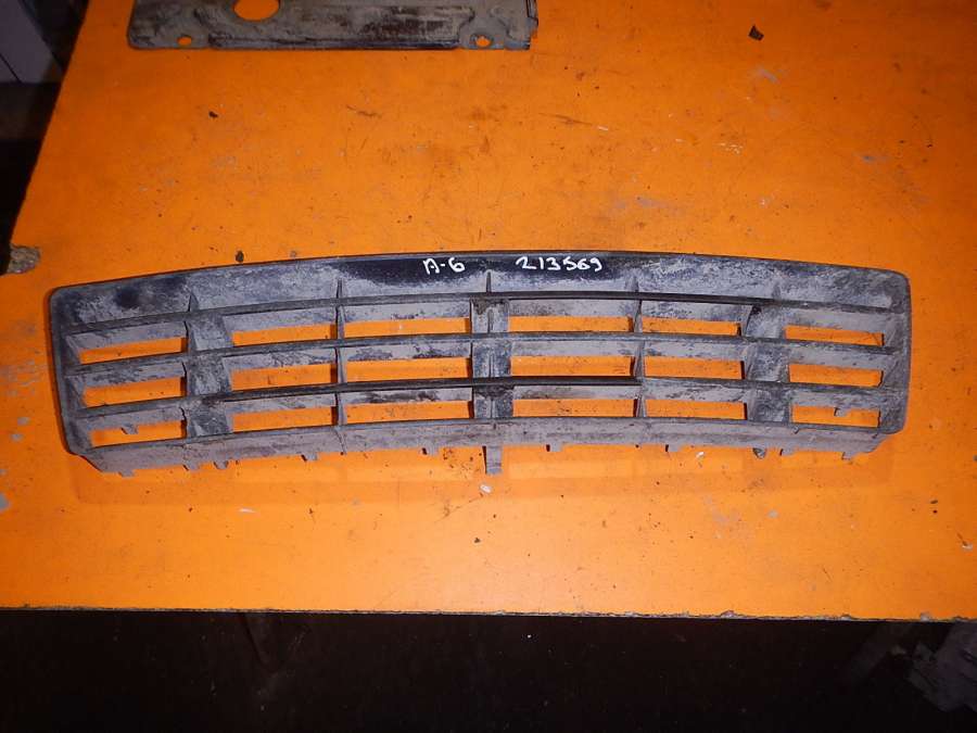 4B0807683F Решетка переднего бампера центральная Audi A6 0000г. | Фото № 1 4B0807683F Решетка переднего бампера центральная Audi A6 0000г. - Фото 1