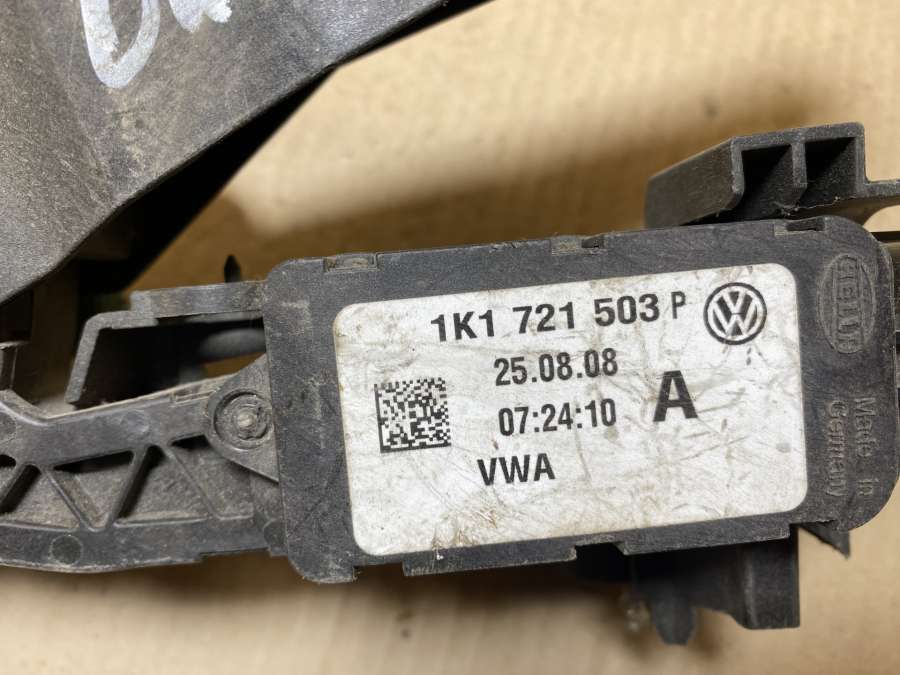 1K1721503P Педаль газа  Volkswagen Beetle 2 2002г. | Фото № 3  1K1721503P Педаль газа  Volkswagen Beetle 2 2002г. - Фото 3