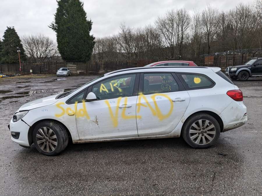 Датчик коленвала Opel Astra J (2009-2018) Универсал 2014г. | Фото № 8 Датчик коленвала Opel Astra J (2009-2018) Универсал 2014г. - Фото 8