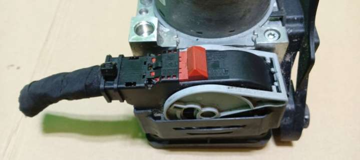 5Q0614517DH Блок ABS  Volkswagen Passat B8 (2014-2019) 2014г. | Фото № 4  5Q0614517DH Блок ABS  Volkswagen Passat B8 (2014-2019) 2014г. - Фото 4