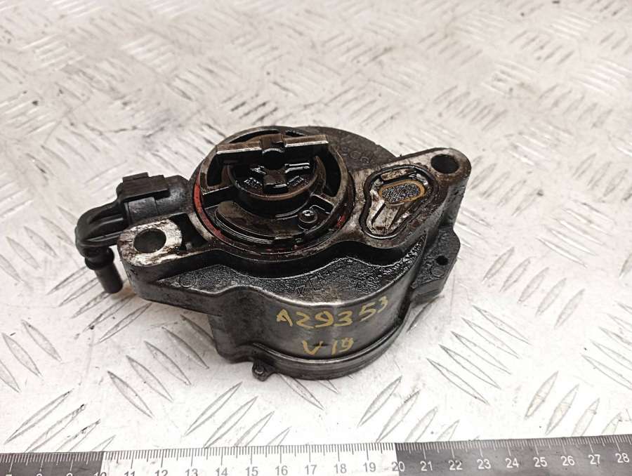 456570D1562A Насос вакуумный Peugeot 407 2006г. | Фото № 1 456570D1562A Насос вакуумный Peugeot 407 2006г. - Фото 1