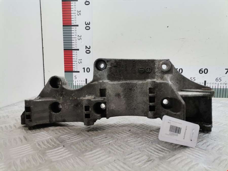 045903143C Кронштейн генератора Volkswagen Golf 4 (1997-2004) Универсал 2004г. | Фото № 1 045903143C Кронштейн генератора Volkswagen Golf 4 (1997-2004) Универсал 2004г. - Фото 1