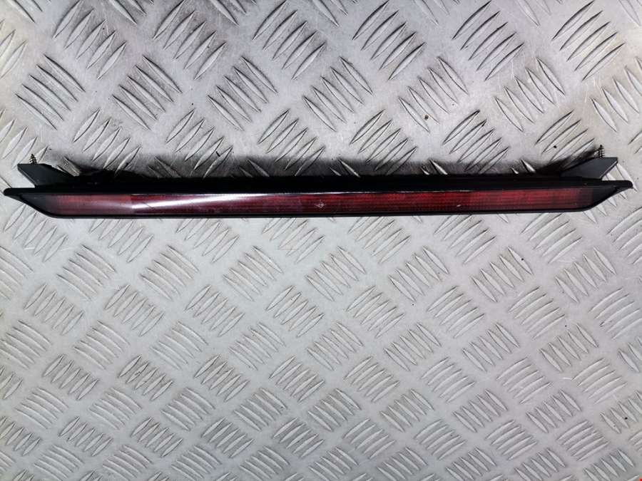 1J6945097C Фонарь дополнительный тормозной (стоп-сигнал) Volkswagen Golf 4 (1997-2004) Хетчбэк 5дв. 2000г. | Фото № 1 1J6945097C Фонарь дополнительный тормозной (стоп-сигнал) Volkswagen Golf 4 (1997-2004) Хетчбэк 5дв. 2000г. - Фото 1