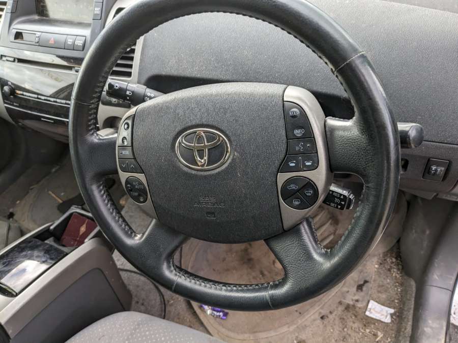 Кнопка стеклоподъемника Toyota Prius 2 (XW20) (2003-2009) Хетчбэк 5дв. 2006г. | Фото № 6 Кнопка стеклоподъемника Toyota Prius 2 (XW20) (2003-2009) Хетчбэк 5дв. 2006г. - Фото 6