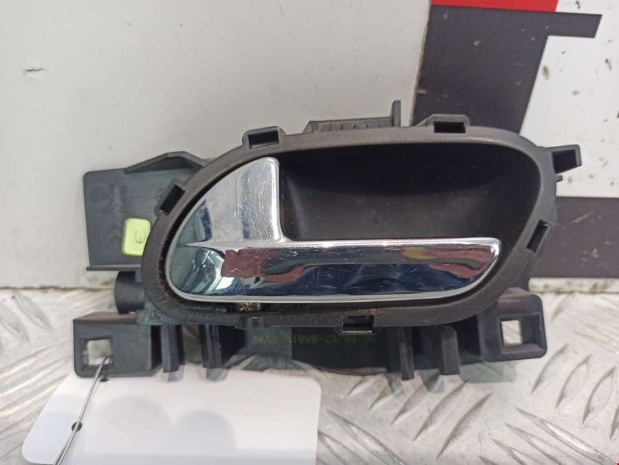 96555518 Ручка двери внутренняя передняя левая Citroen C4 Grand Picasso 1 (2006-2013) Минивэн 2006г. | Фото № 1 96555518 Ручка двери внутренняя передняя левая Citroen C4 Grand Picasso 1 (2006-2013) Минивэн 2006г. - Фото 1