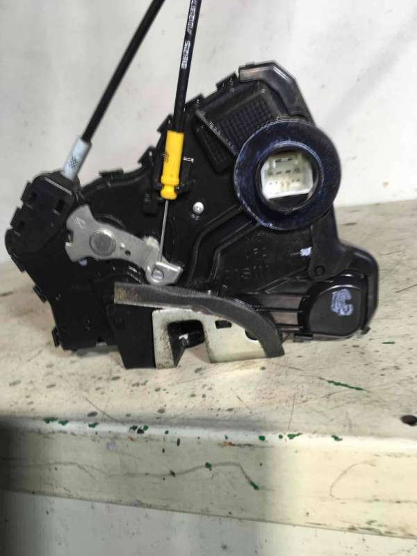 A046693 Замок двери передней правой Toyota Camry XV50 2013г. | Фото № 2 A046693 Замок двери передней правой Toyota Camry XV50 2013г. - Фото 2