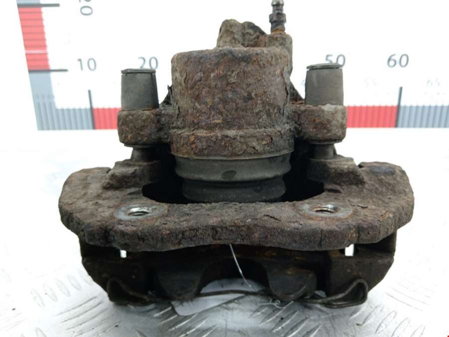 Суппорт передний правый Ford Focus 2 (2004-2011) Хетчбэк 5дв. 2008г. | Фото № 4 Суппорт передний правый Ford Focus 2 (2004-2011) Хетчбэк 5дв. 2008г. - Фото 4