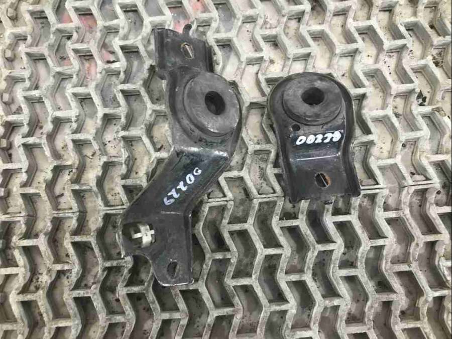 Кронштейн радиатора Honda Accord седан 2007г. | Фото № 1 Кронштейн радиатора Honda Accord седан 2007г. - Фото 1