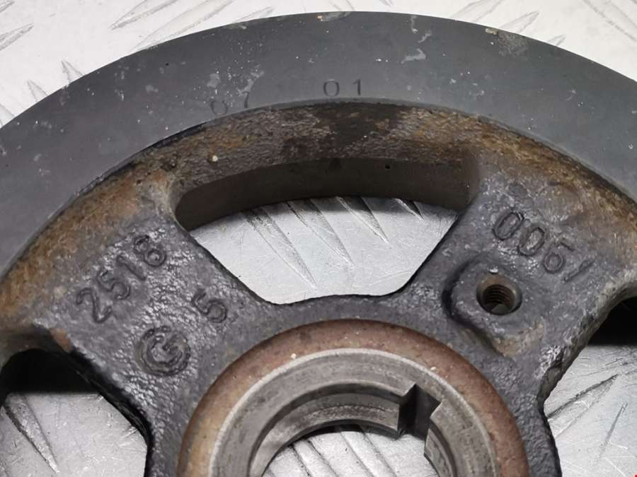 Шкив коленвала Nissan Primera P12 (2001-2008) Седан 2002г. | Фото № 3 Шкив коленвала Nissan Primera P12 (2001-2008) Седан 2002г. - Фото 3