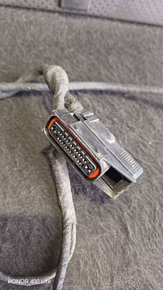 Проводка двери задней правой Volkswagen Passat B4 1996г. | Фото № 6 Проводка двери задней правой Volkswagen Passat B4 1996г. - Фото 6