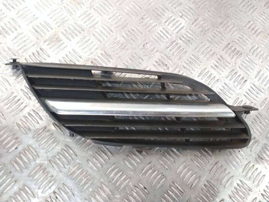 9381M020 Решетка радиатора  Nissan Almera Tino 2004г. | Фото № 1  9381M020 Решетка радиатора  Nissan Almera Tino 2004г. - Фото 1