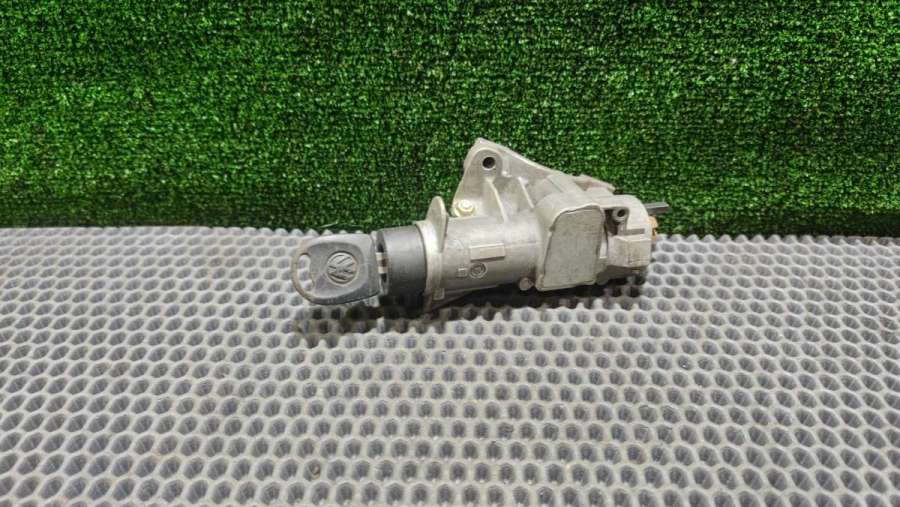 4B0 905 851 C Замок зажигания Audi A4 Универсал 1999г. | Фото № 1 4B0 905 851 C Замок зажигания Audi A4 Универсал 1999г. - Фото 1