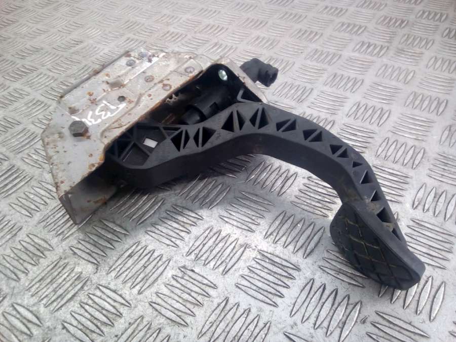 6Q1721059AJ Педаль сцепления Skoda Fabia 1 (1999-2007) Универсал 2007г. | Фото № 2 6Q1721059AJ Педаль сцепления Skoda Fabia 1 (1999-2007) Универсал 2007г. - Фото 2