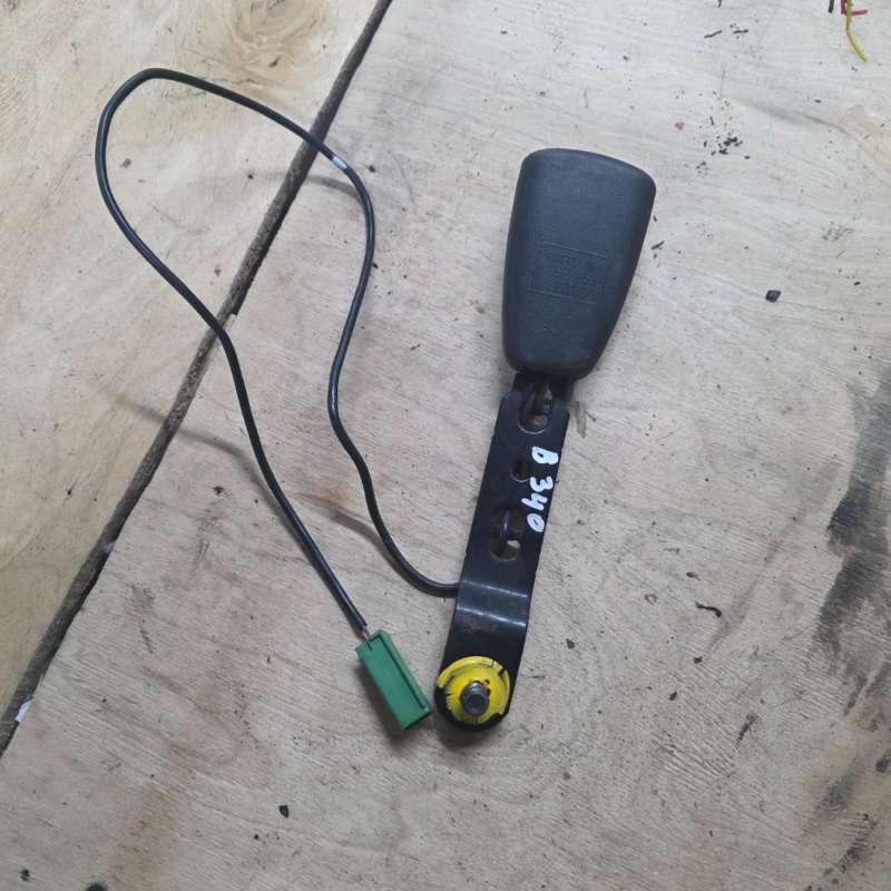 Замок ремня безопасности Volvo XC60 1 2011г. | Фото № 2 Замок ремня безопасности Volvo XC60 1 2011г. - Фото 2