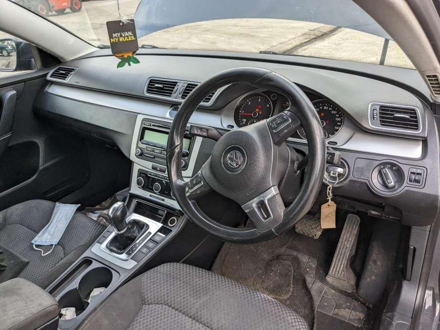 Стабилизатор подвески передний (поперечной устойчивости) Volkswagen Passat 7 (2012-2015) Седан 2011г. | Фото № 15 Стабилизатор подвески передний (поперечной устойчивости) Volkswagen Passat 7 (2012-2015) Седан 2011г. - Фото 15