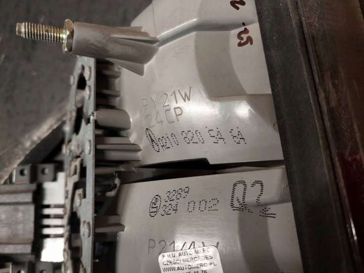 A2108205464 Фонарь задний правый Mercedes E W210/S210 (1995-1999) 1995г. | Фото № 10 A2108205464 Фонарь задний правый Mercedes E W210/S210 (1995-1999) 1995г. - Фото 10