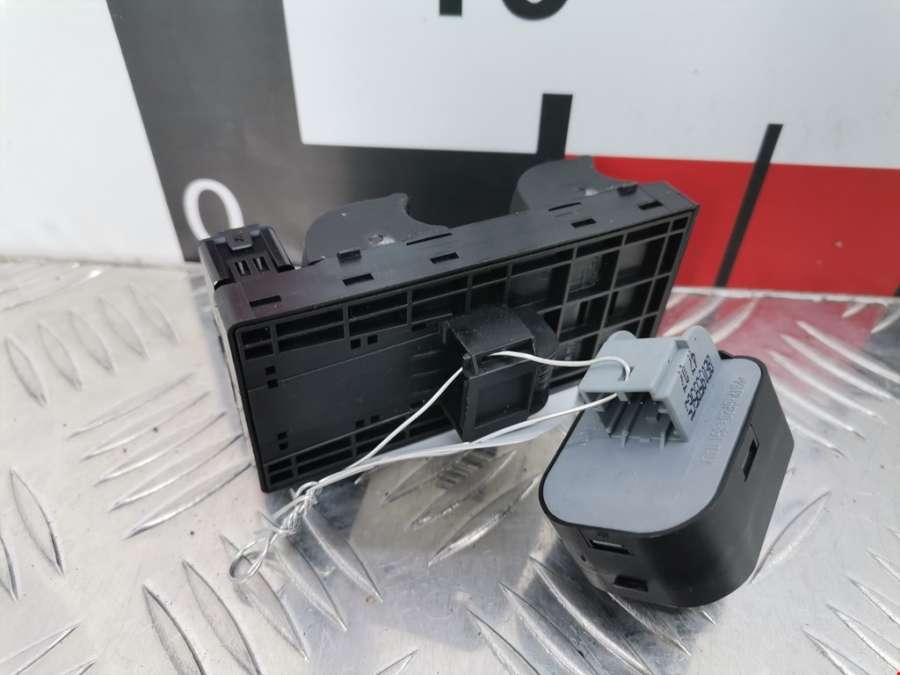 Блок управления стеклоподъемниками Audi A6 C6 (2004-2011) Универсал 2008г. | Фото № 3 Блок управления стеклоподъемниками Audi A6 C6 (2004-2011) Универсал 2008г. - Фото 3