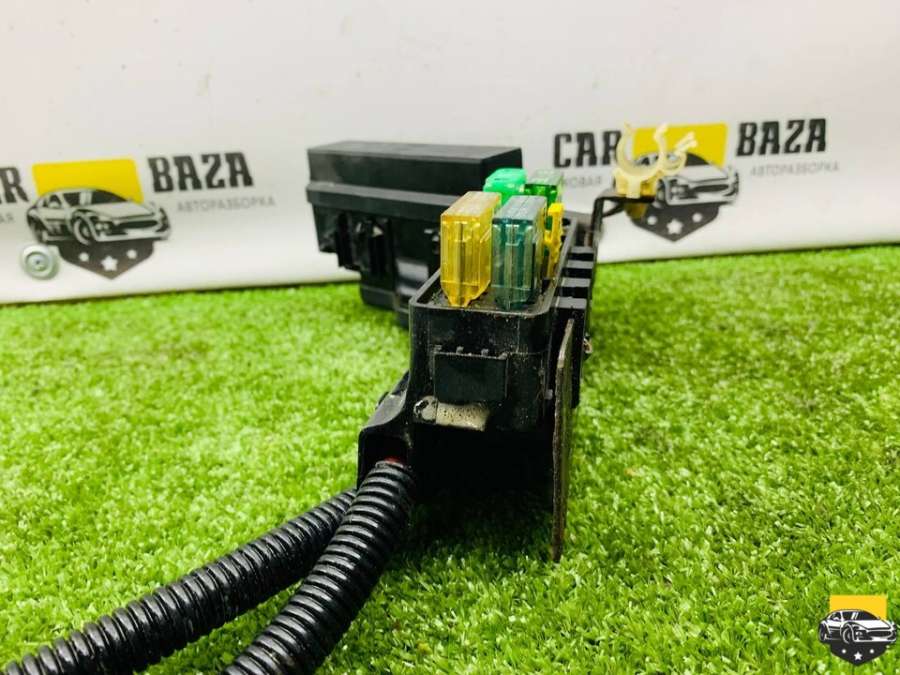 Блок предохранителей Alfa Romeo 156 2005г. | Фото № 4 Блок предохранителей Alfa Romeo 156 2005г. - Фото 4