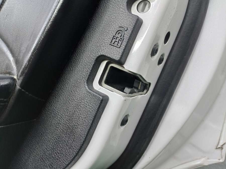 Стекло двери задней правой  Lincoln MKC Джип 2017г. | Фото № 8   Стекло двери задней правой  Lincoln MKC Джип 2017г. - Фото 8