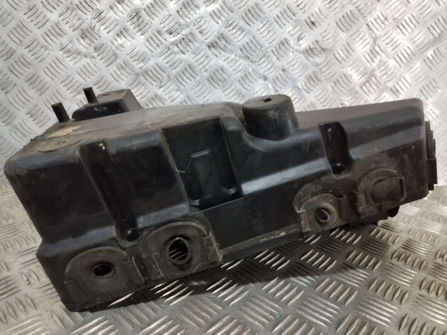 7h0907296 Крышка блока предохранителей  Volkswagen Transporter T5 2005г. | Фото № 2  7h0907296 Крышка блока предохранителей  Volkswagen Transporter T5 2005г. - Фото 2