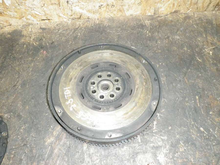 Маховик Audi A6 0000г. | Фото № 1 Маховик Audi A6 0000г. - Фото 1