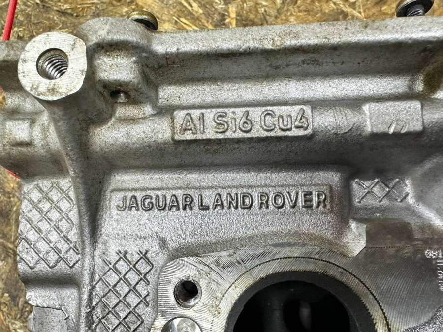 AJ813621LR054846DX236C032CA Головка блока цилиндров правая  Jaguar XF 2 2016г. | Фото № 14  AJ813621LR054846DX236C032CA Головка блока цилиндров правая  Jaguar XF 2 2016г. - Фото 14