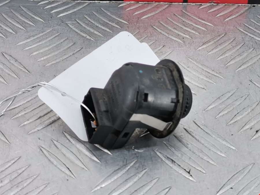 93BG17B676BA Джойстик регулировки зеркал Ford Focus 1 (1998-2005) Универсал 2002г. | Фото № 2 93BG17B676BA Джойстик регулировки зеркал Ford Focus 1 (1998-2005) Универсал 2002г. - Фото 2