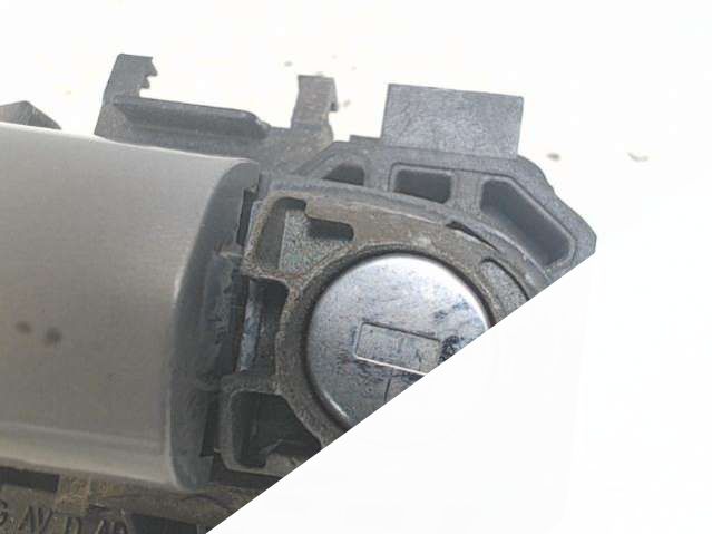 Личинка замка боковой двери,лево,перед Mazda Premacy (1999 - 2005) Минивен 2003г. | Фото № 1 Личинка замка боковой двери,лево,перед Mazda Premacy (1999 - 2005) Минивен 2003г. - Фото 1