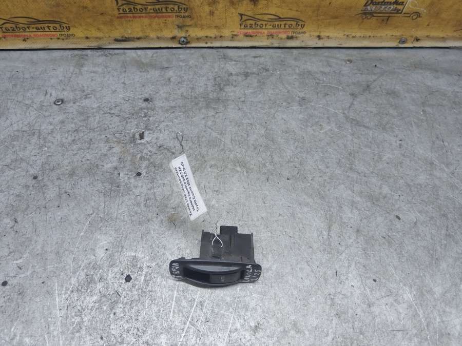 Кнопка стеклоподъемника заднего правого Toyota Corolla Хэтчбэк 5 дв. 2002г. | Фото № 4 Кнопка стеклоподъемника заднего правого Toyota Corolla Хэтчбэк 5 дв. 2002г. - Фото 4