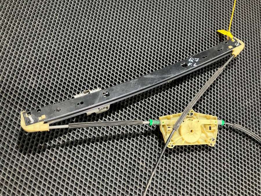 4L0837461A4L0837461E Стеклоподъемник передний левый  Audi Q7 4L 2006г. | Фото № 4  4L0837461A4L0837461E Стеклоподъемник передний левый  Audi Q7 4L 2006г. - Фото 4