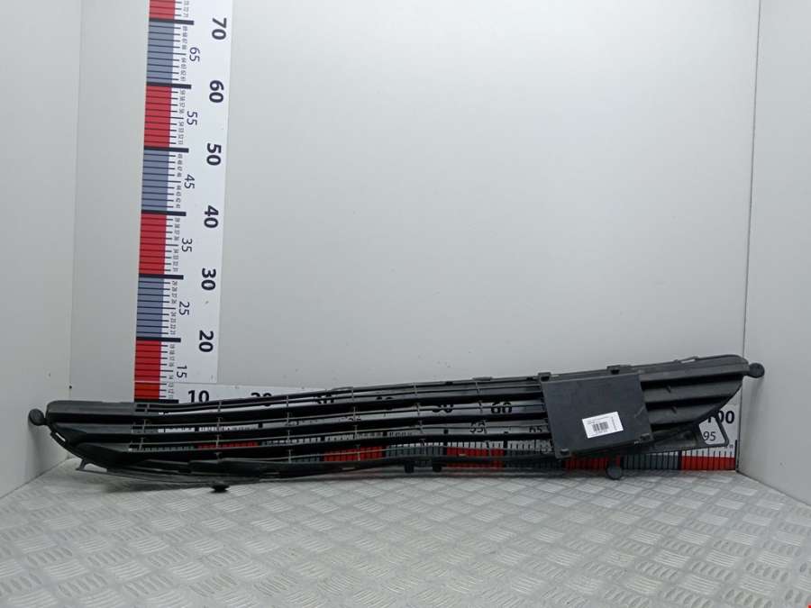 9634014477 Решетка (заглушка) в бампер центральная Peugeot 307 (2001-2008) Универсал 2007г. | Фото № 3 9634014477 Решетка (заглушка) в бампер центральная Peugeot 307 (2001-2008) Универсал 2007г. - Фото 3